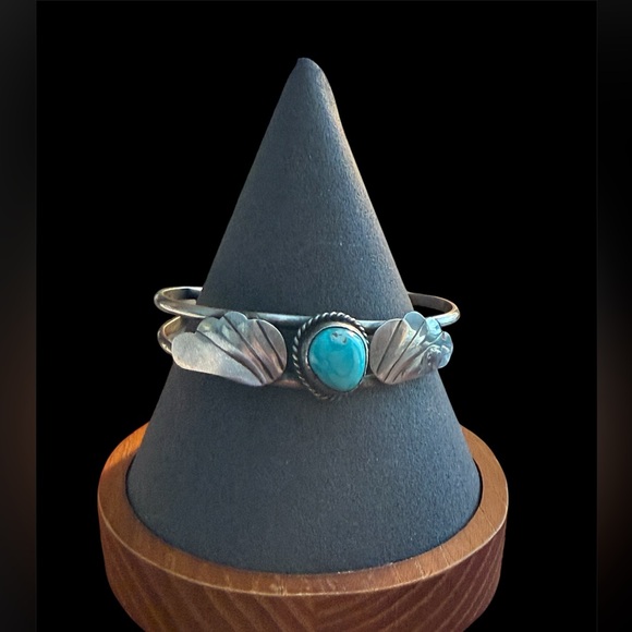 Vintage Sterling Silver Turquoise Cuff Bracelet Southwestern Feather Design - Picture 3 of 7
